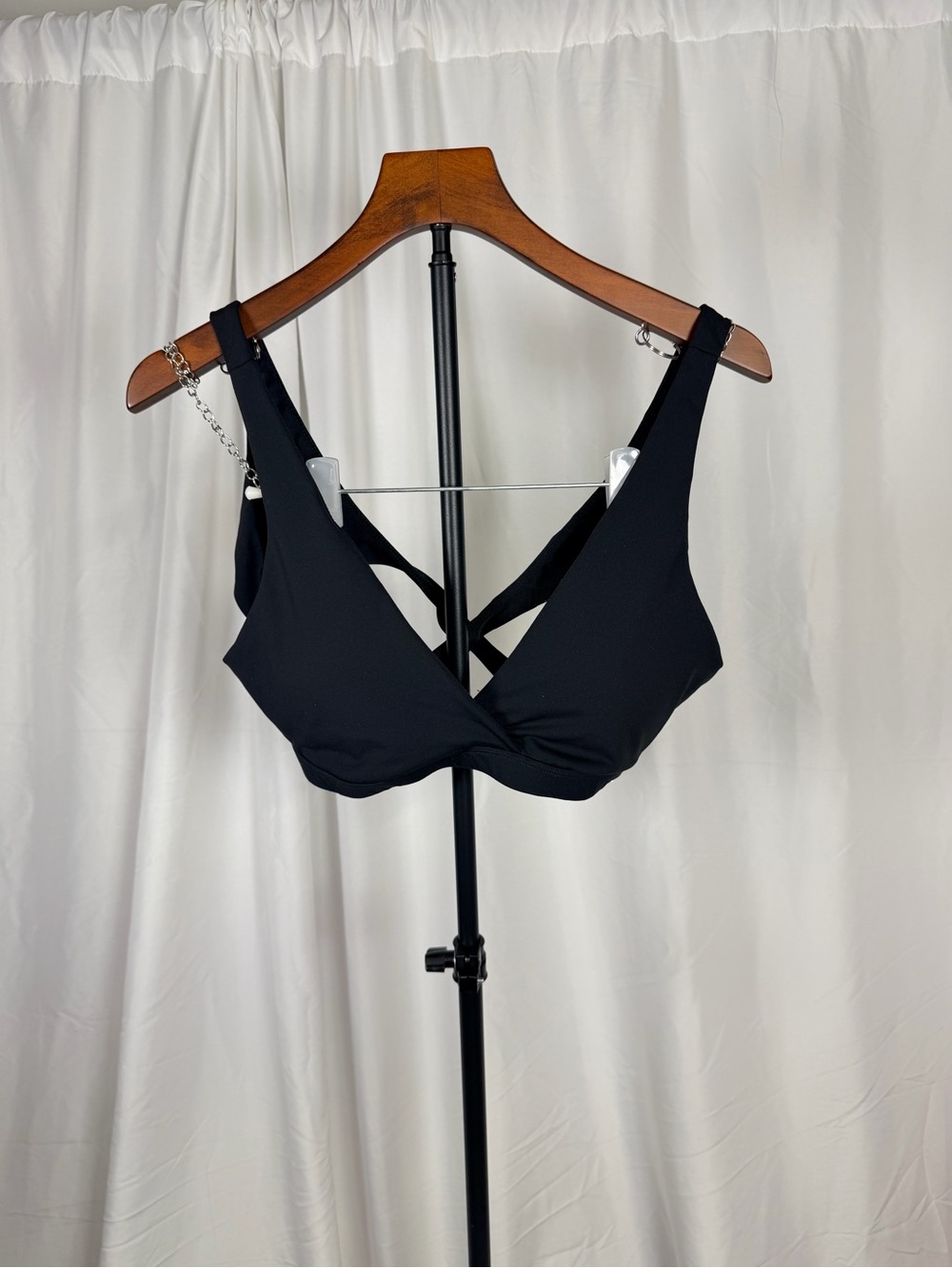 Fabletics x Demi Lovato Black Twist Front Strap Sports Bra